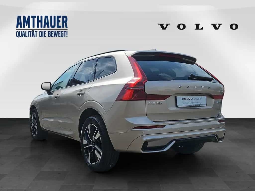 Volvo XC60 B5 AWD Plus Dark Pano/360°/HUD/FACELIFT! 07/2025-photo-3