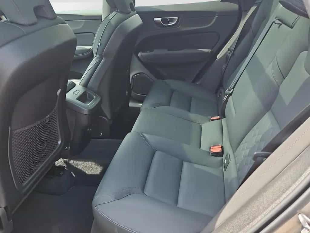Volvo XC60 B5 AWD Plus Dark Pano/360°/HUD/FACELIFT! 07/2025-photo-8