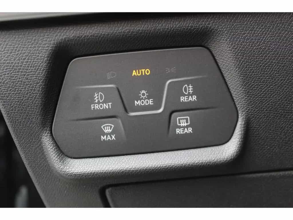 Seat Leon Sportstourer 1.5 TSI DSG FR NAVI KAMERA FUL 04/2022-photo-15