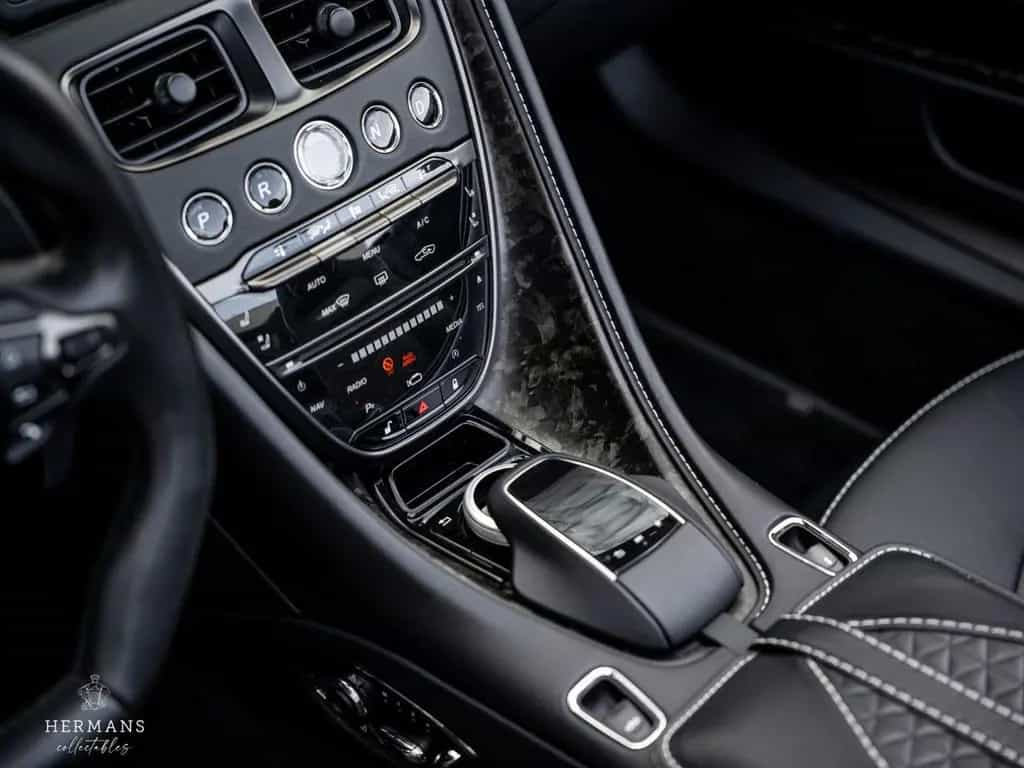 Aston Martin DBS Volante 5.2 V12 Superleggera / B&O 3D / Carb 06/2022-photo-23
