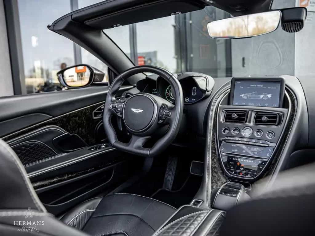 Aston Martin DBS Volante 5.2 V12 Superleggera / B&O 3D / Carb 06/2022-photo-29