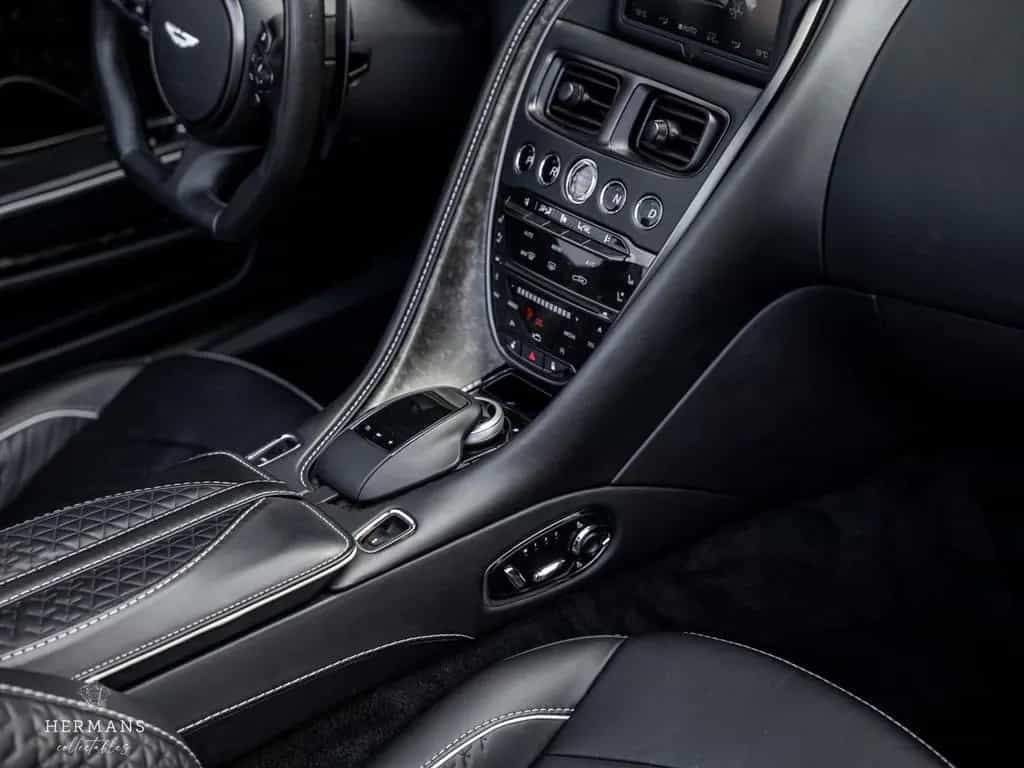 Aston Martin DBS Volante 5.2 V12 Superleggera / B&O 3D / Carb 06/2022-photo-30