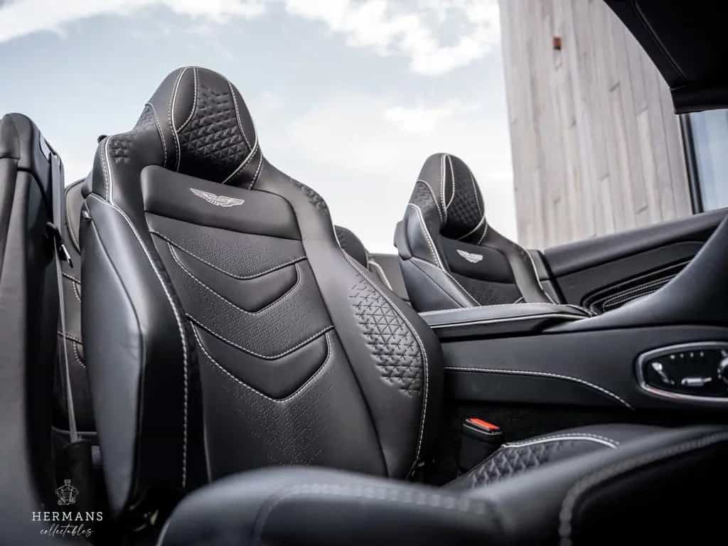Aston Martin DBS Volante 5.2 V12 Superleggera / B&O 3D / Carb 06/2022-photo-32