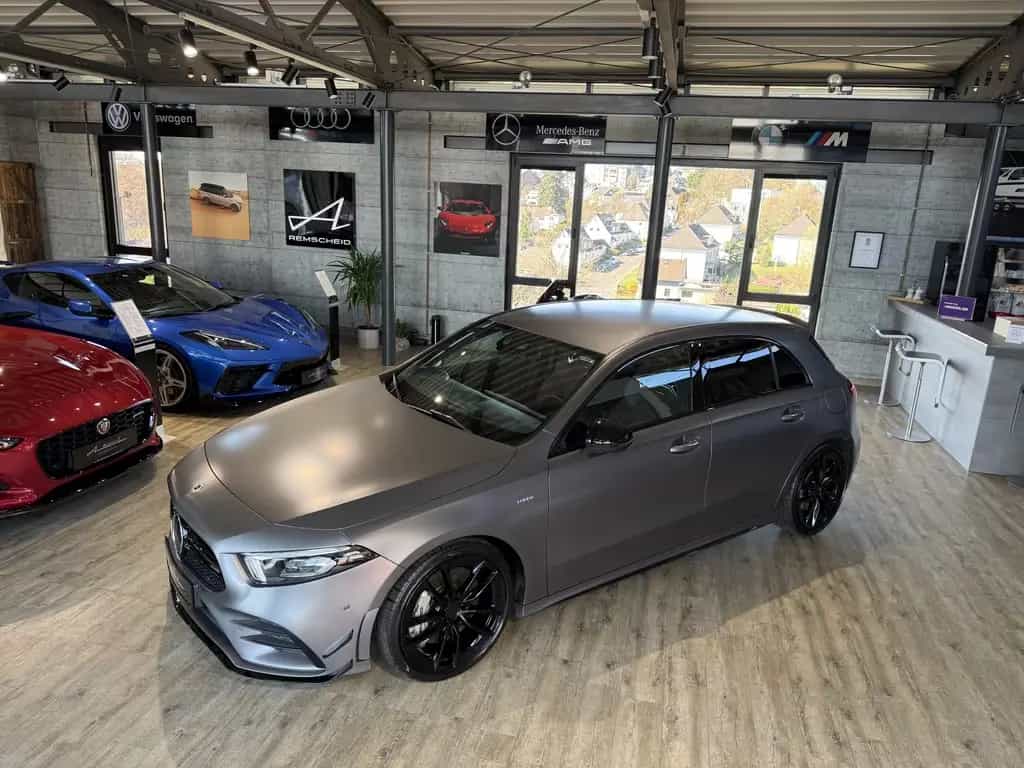 Mercedes-Benz A 35 AMG 4Matic*SCHALE*360°*HUD*BURMESTER*DISTR. 11/2018-photo-1