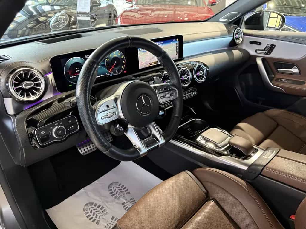 Mercedes-Benz A 35 AMG 4Matic*SCHALE*360°*HUD*BURMESTER*DISTR. 11/2018-photo-11