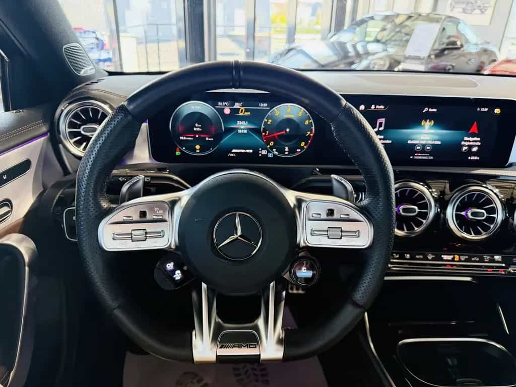 Mercedes-Benz A 35 AMG 4Matic*SCHALE*360°*HUD*BURMESTER*DISTR. 11/2018-photo-13