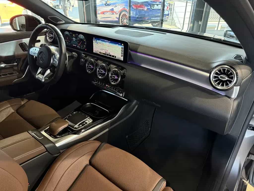 Mercedes-Benz A 35 AMG 4Matic*SCHALE*360°*HUD*BURMESTER*DISTR. 11/2018-photo-15