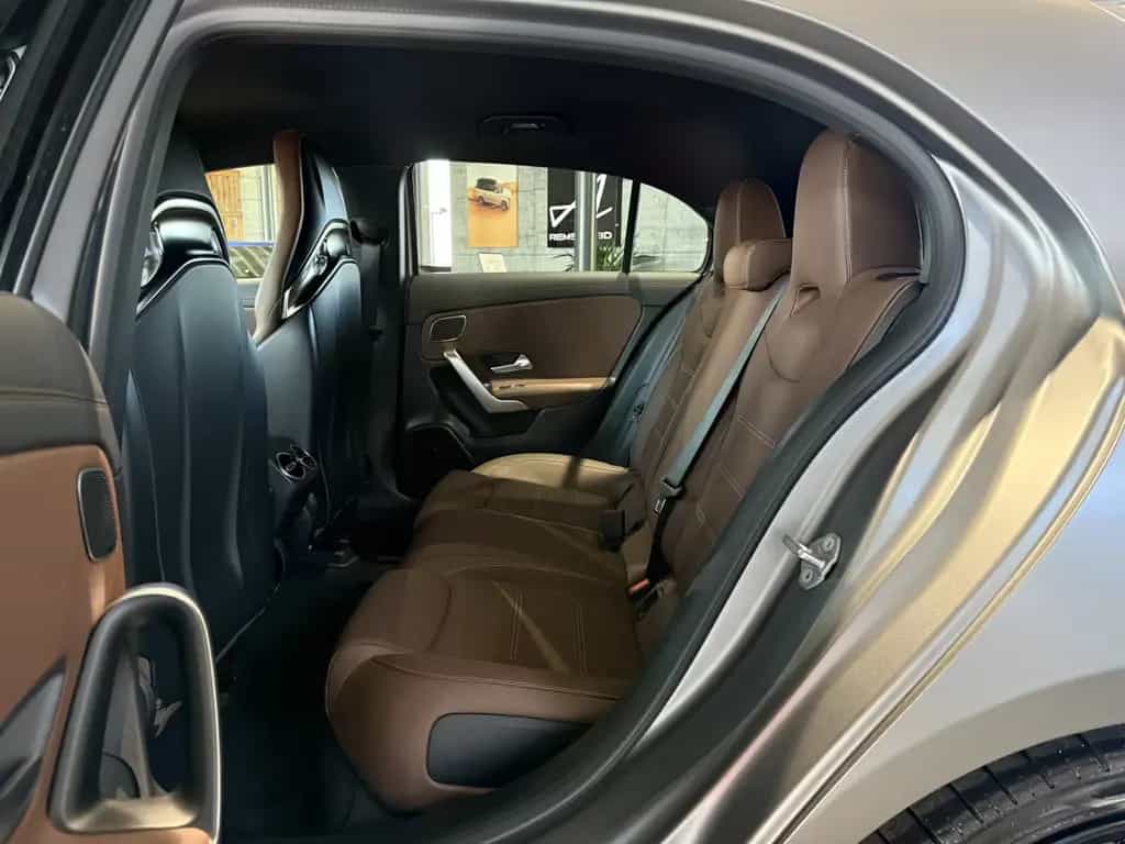 Mercedes-Benz A 35 AMG 4Matic*SCHALE*360°*HUD*BURMESTER*DISTR. 11/2018-photo-18