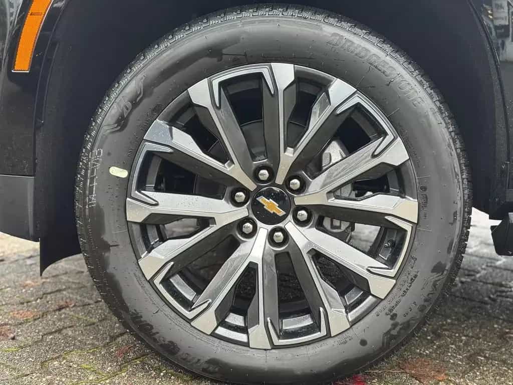 Chevrolet Suburban 6.2 V8 High Country 2026 + 4 Jahre Gara 03/2026-photo-11