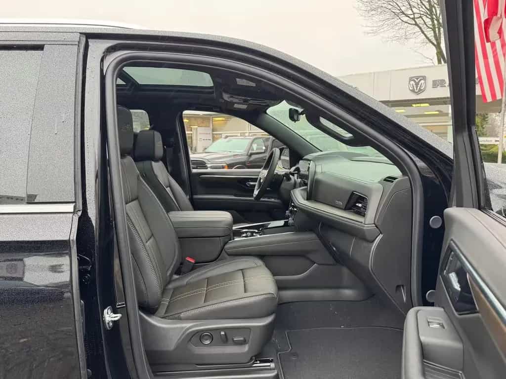 Chevrolet Suburban 6.2 V8 High Country 2026 + 4 Jahre Gara 03/2026-photo-16