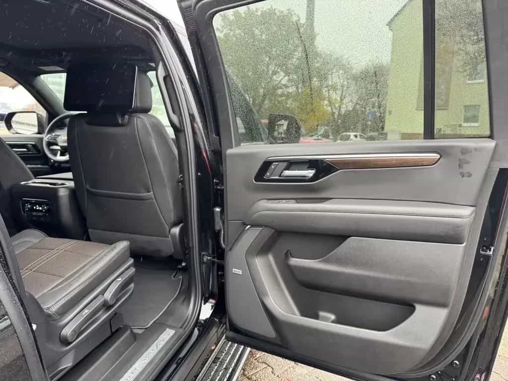 Chevrolet Suburban 6.2 V8 High Country 2026 + 4 Jahre Gara 03/2026-photo-20