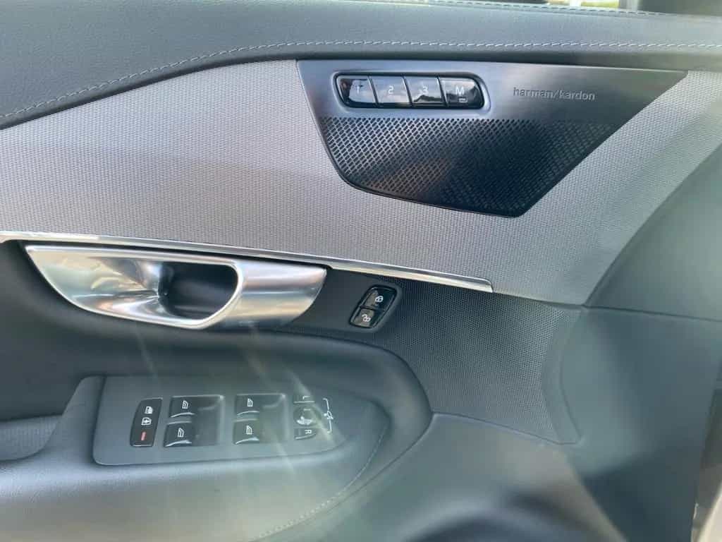 Volvo XC90 Plus Bright AWD 7-Sitzer El. Panodach Navi 03/2023-photo-12