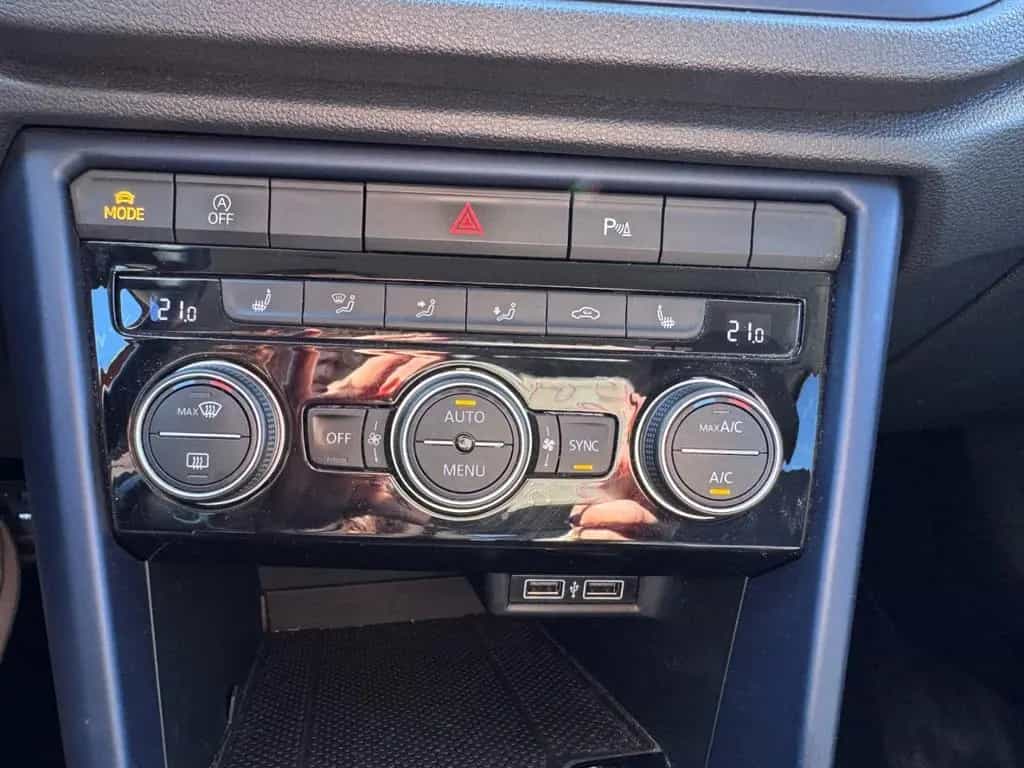 Volkswagen T-Roc United R line Sportpaket Navi LED Dyn. Kur 10/2020-photo-16