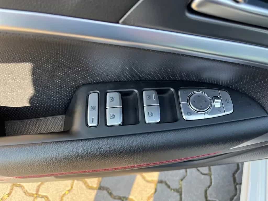 Genesis G70 2.2 D Sport AWD Sitzklima Kamera LED Memory 11/2024-photo-13