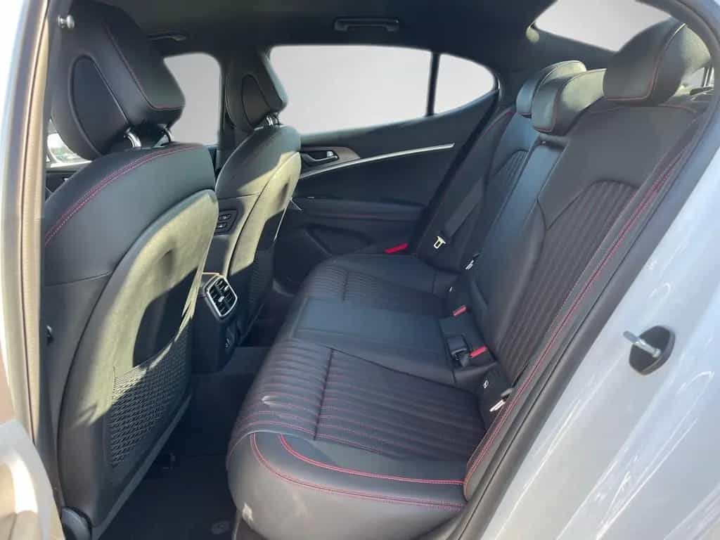 Genesis G70 2.2 D Sport AWD Sitzklima Kamera LED Memory 11/2024-photo-16