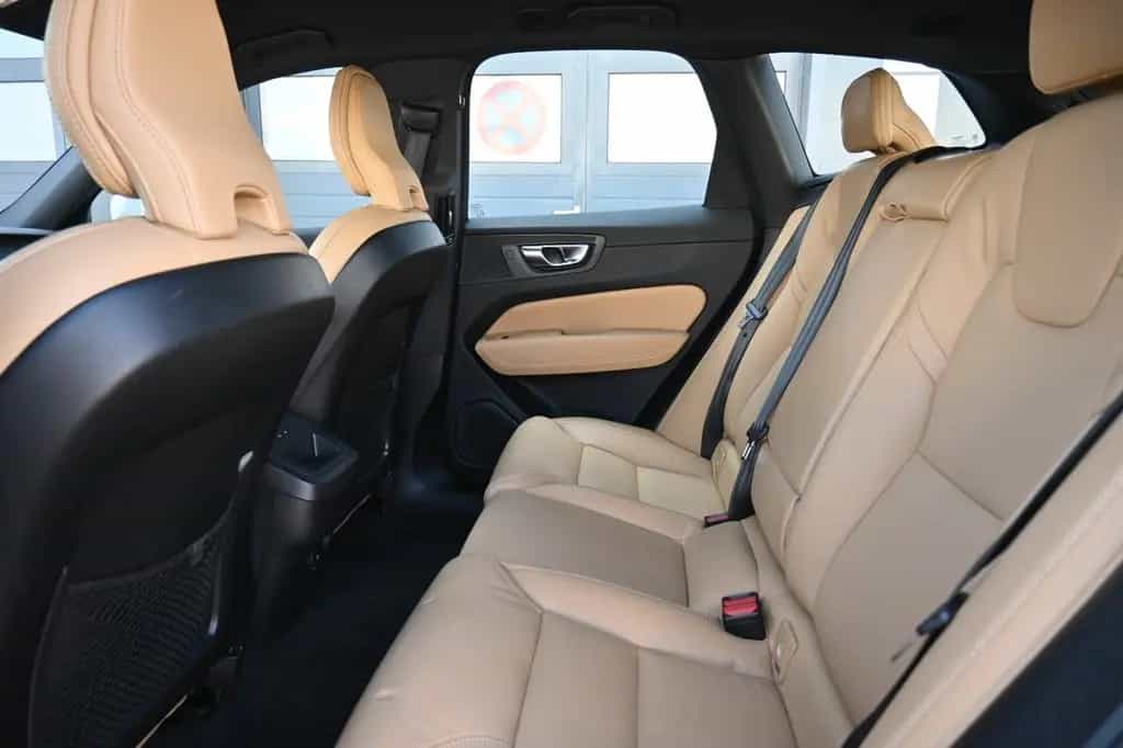 Volvo XC60 B4 Plus Bright*LED*Google*STHZ*NAVI 02/2023-photo-12