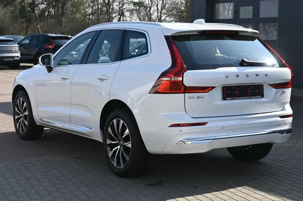 Volvo XC60 B4 Plus Bright*LED*Google*STHZ*NAVI 02/2023-photo-2