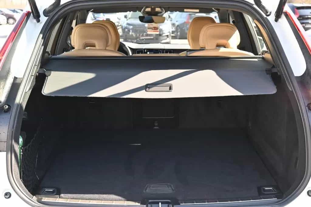 Volvo XC60 B4 Plus Bright*LED*Google*STHZ*NAVI 02/2023-photo-5