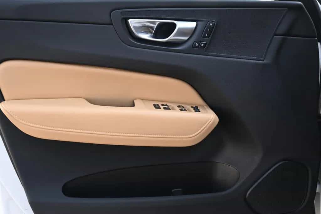 Volvo XC60 B4 Plus Bright*LED*Google*STHZ*NAVI 02/2023-photo-9
