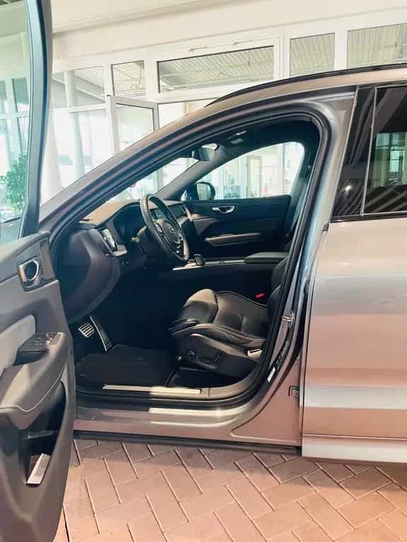 Volvo XC60 B4 RDesign AWD Pano Headup Cam AHK 07/2020-photo-10
