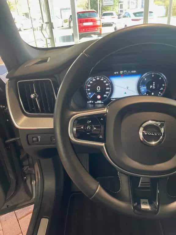 Volvo XC60 B4 RDesign AWD Pano Headup Cam AHK 07/2020-photo-15