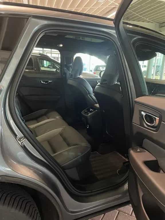 Volvo XC60 B4 RDesign AWD Pano Headup Cam AHK 07/2020-photo-32