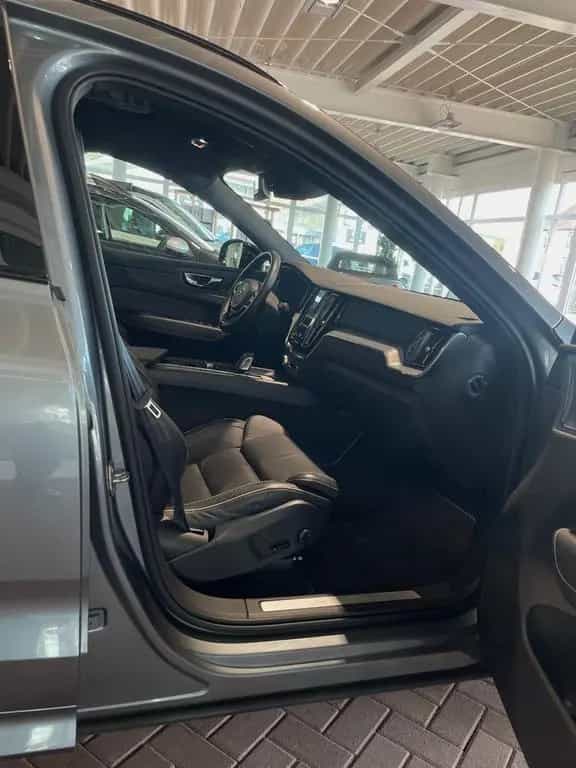 Volvo XC60 B4 RDesign AWD Pano Headup Cam AHK 07/2020-photo-34