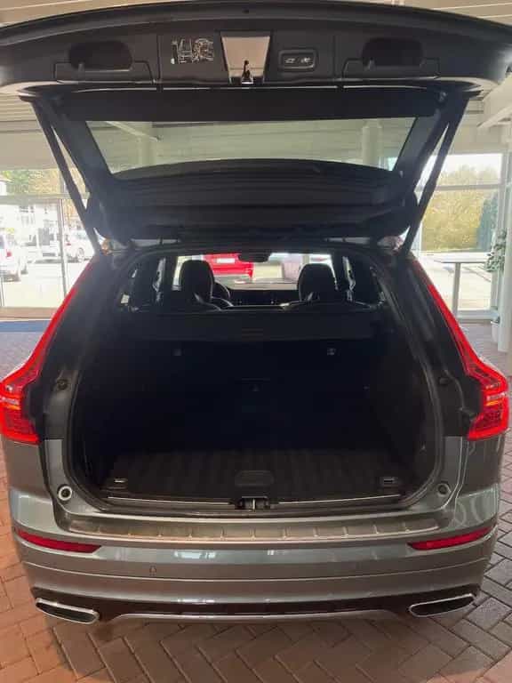 Volvo XC60 B4 RDesign AWD Pano Headup Cam AHK 07/2020-photo-2