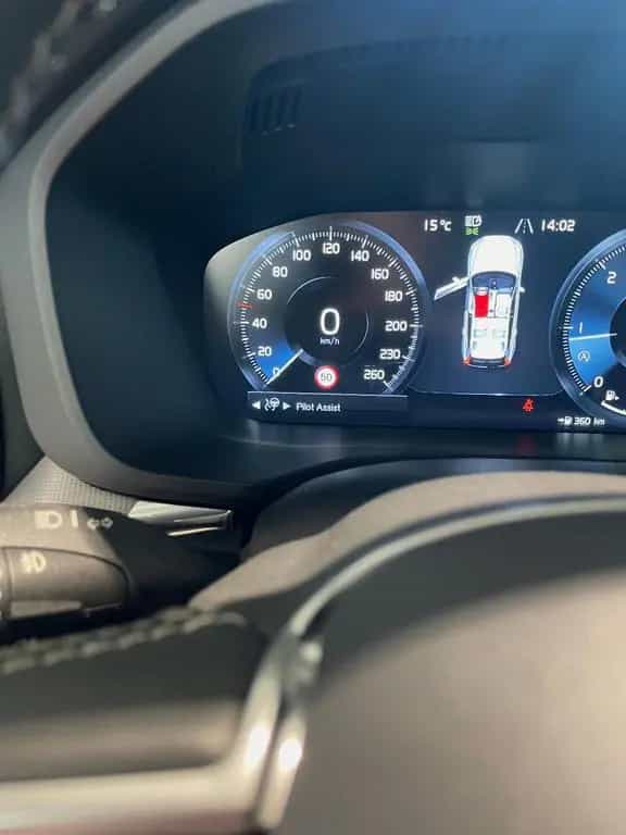 Volvo XC60 B4 RDesign AWD Pano Headup Cam AHK 07/2020-photo-41