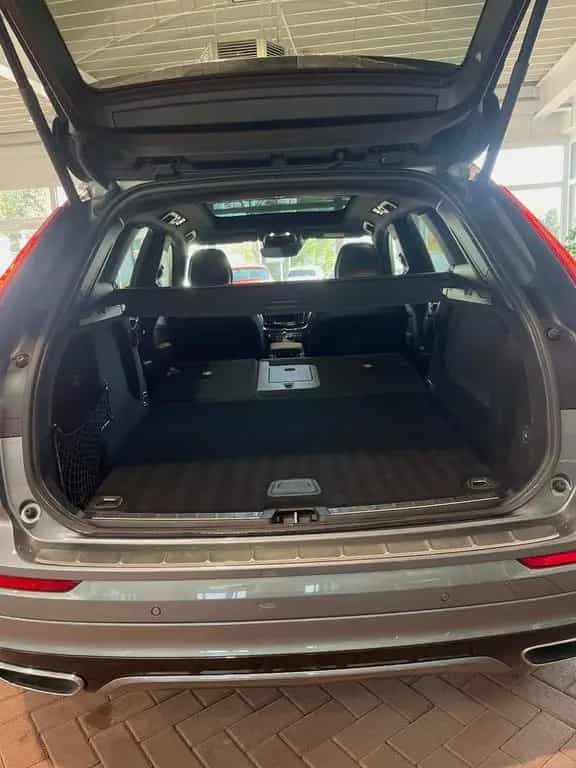 Volvo XC60 B4 RDesign AWD Pano Headup Cam AHK 07/2020-photo-4
