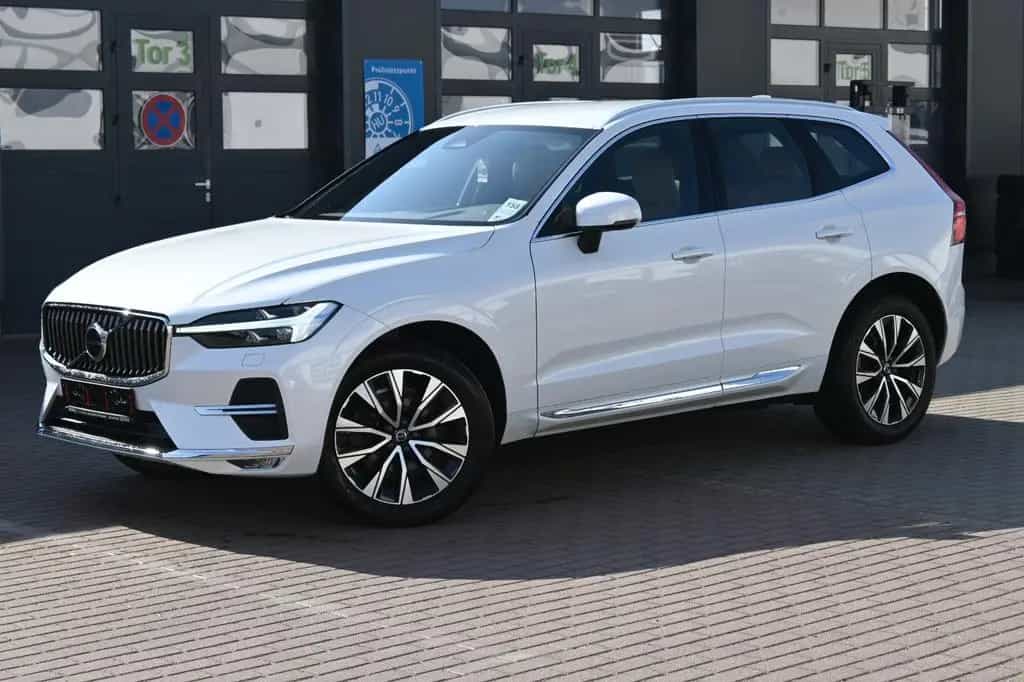 Volvo XC60 B4 Plus Bright*LED*Google*STHZ*NAVI*AHK 02/2023-photo-1