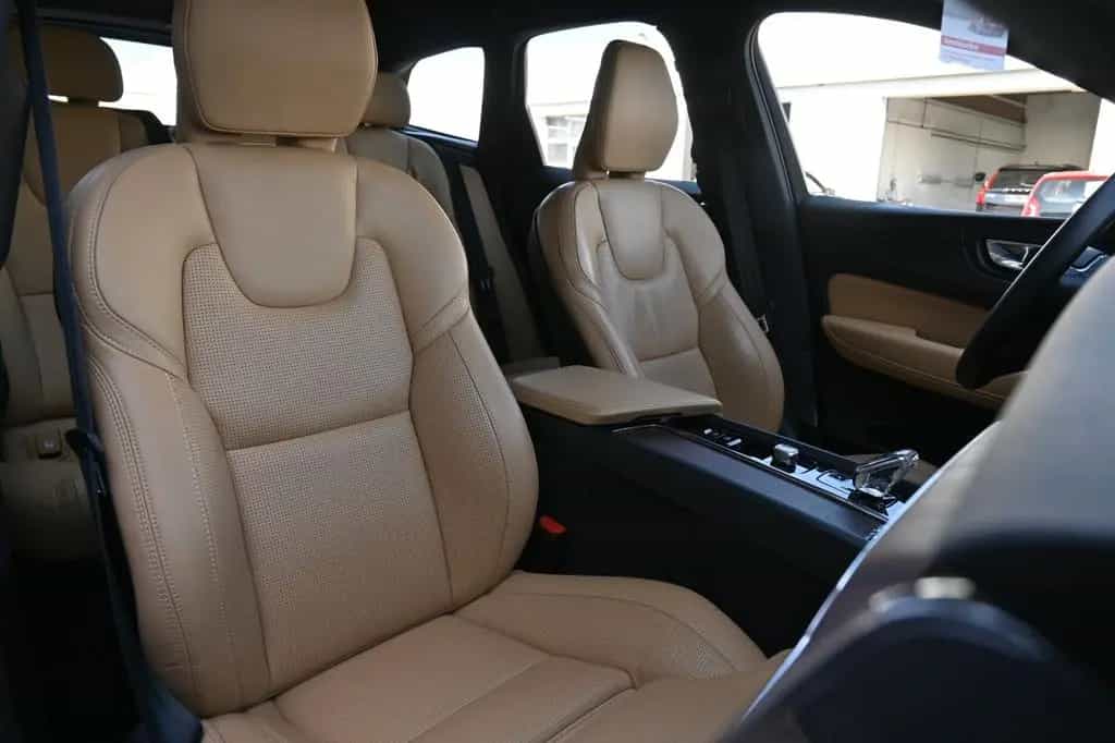 Volvo XC60 B4 Plus Bright*LED*Google*STHZ*NAVI*AHK 02/2023-photo-12