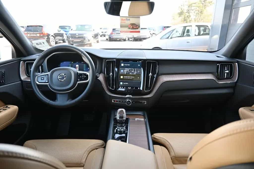 Volvo XC60 B4 Plus Bright*LED*Google*STHZ*NAVI*AHK 02/2023-photo-14