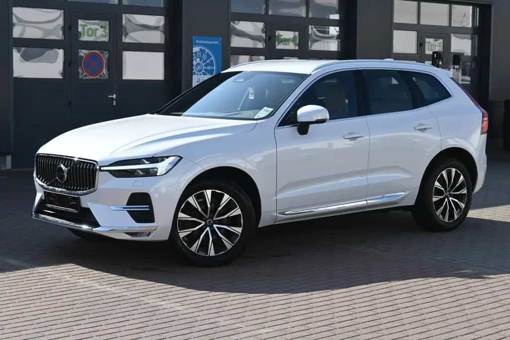 Volvo XC60 B4 Plus Bright*LED*Google*STHZ*NAVI*AHK 02/2023-photo-2