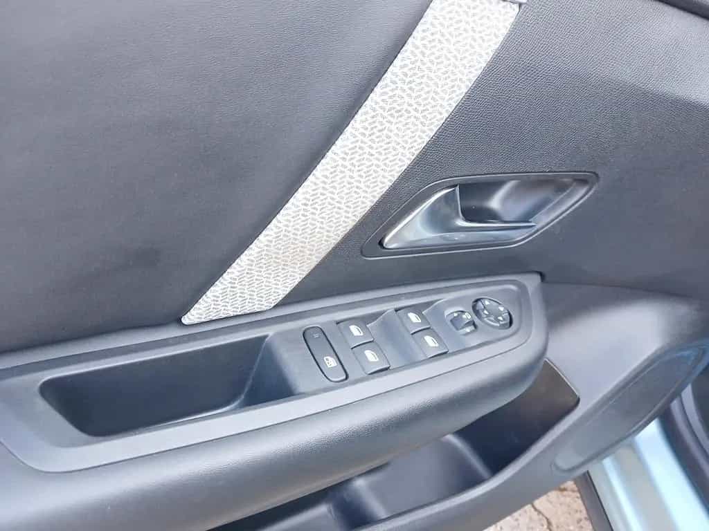 Citroën C4 Limousine Pure Tech 130 Shine 09/2023-photo-10