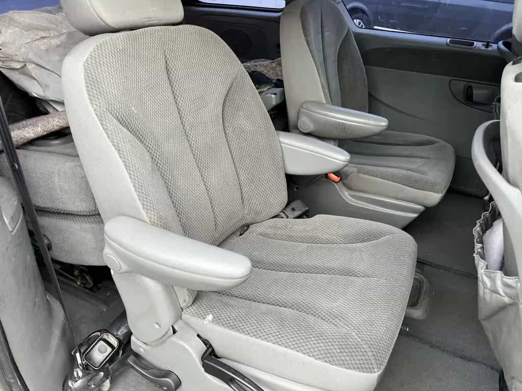 Chrysler Voyager 2.8 CRD 7 Sitzer HU/AU 02.27 10/2006-photo-11