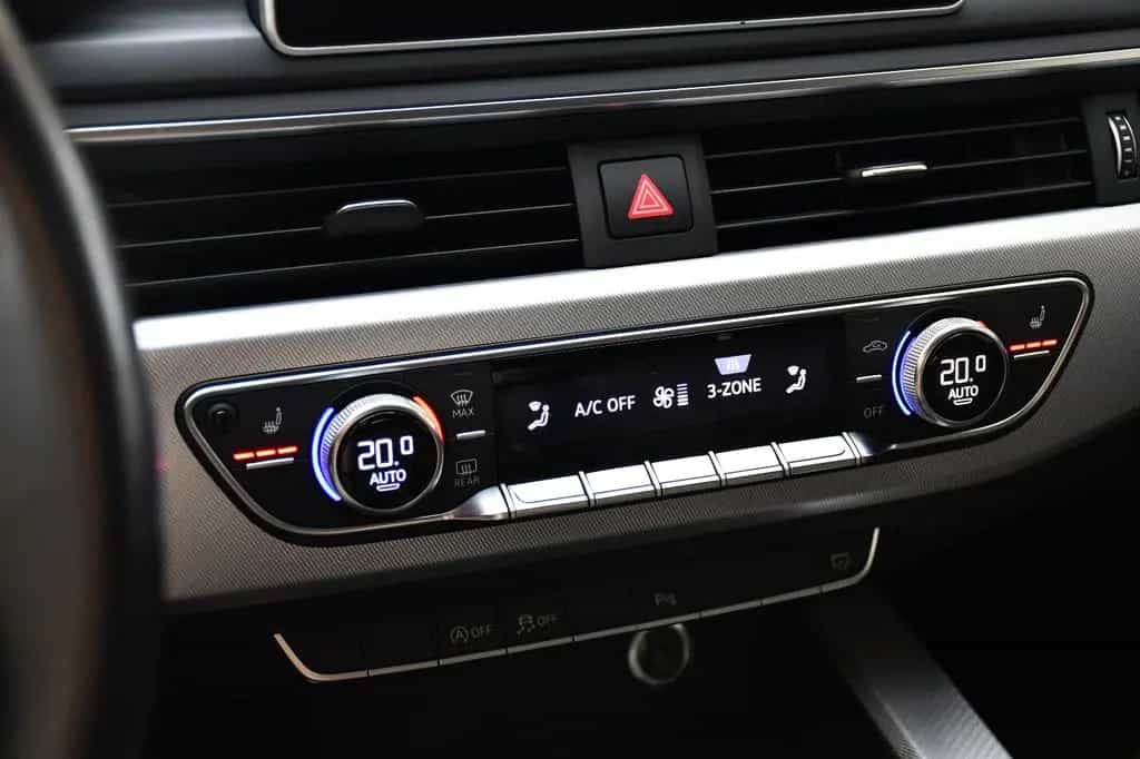 Audi A4 Avant sport Aut. S-Line MMI Virtual Akustik 08/2018-photo-24