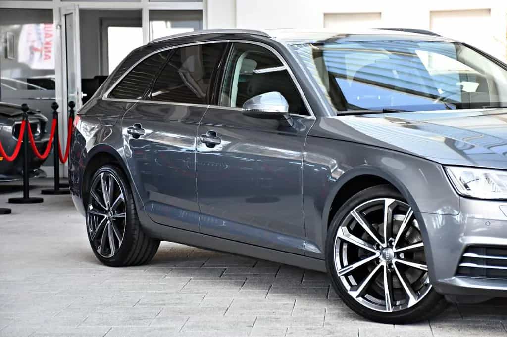Audi A4 Avant sport Aut. S-Line MMI Virtual Akustik 08/2018-photo-28