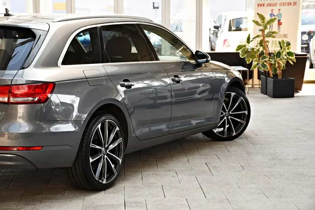 Audi A4 Avant sport Aut. S-Line MMI Virtual Akustik 08/2018-photo-36