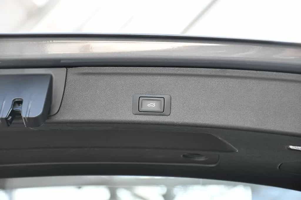 Audi A4 Avant sport Aut. S-Line MMI Virtual Akustik 08/2018-photo-38