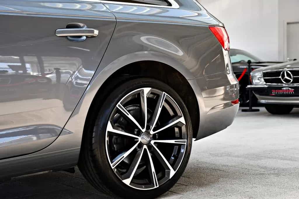 Audi A4 Avant sport Aut. S-Line MMI Virtual Akustik 08/2018-photo-41