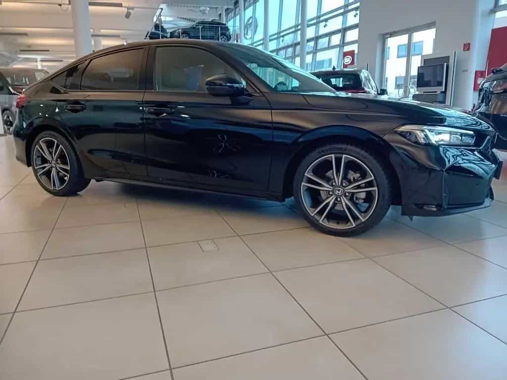 Honda Civic e:HEV Advance | Black Emblem | 8 Jahre Gar 03/2026-photo-5