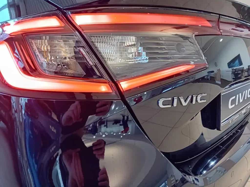 Honda Civic e:HEV Advance | Black Emblem | 8 Jahre Gar 03/2026-photo-9