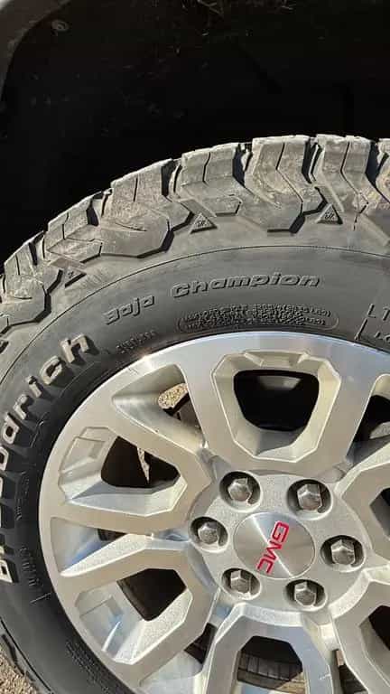 GMC Sierra 1500 SLE Z71 4x4 6 Sitzer AHK 2m Bed 07/2017-photo-33