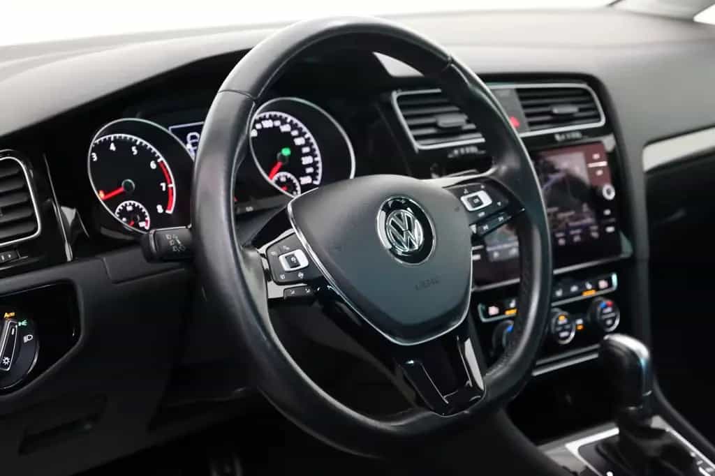 Volkswagen Golf VII Lim. IQ.DRIVE Navi,LED,ACC,SH,PDC,SR+WR 04/2019-photo-11