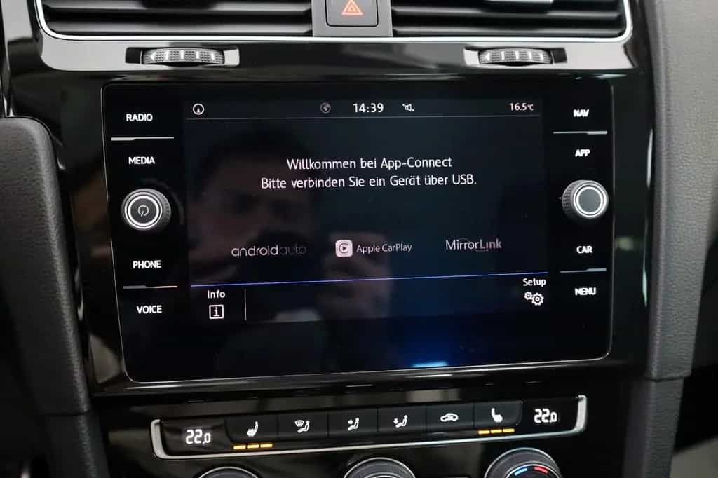Volkswagen Golf VII Lim. IQ.DRIVE Navi,LED,ACC,SH,PDC,SR+WR 04/2019-photo-18