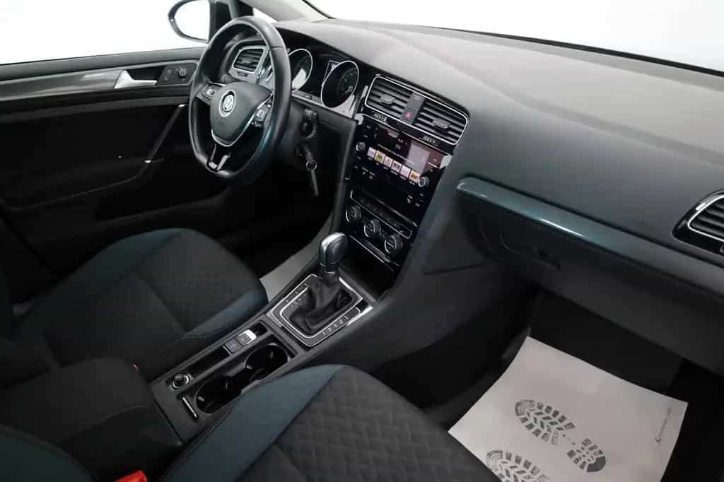 Volkswagen Golf VII Lim. IQ.DRIVE Navi,LED,ACC,SH,PDC,SR+WR 04/2019-photo-3