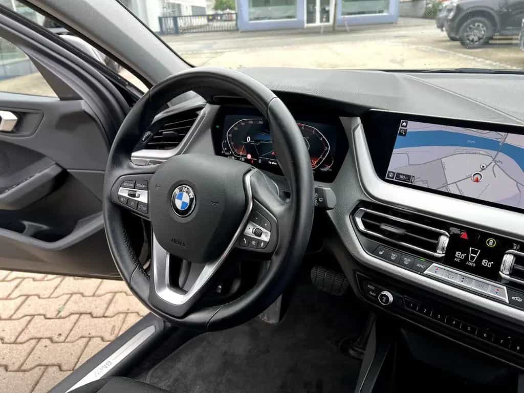 BMW 118 i Advantage *LED Navi PDC v+h Klima DAB* 10/2022-photo-25