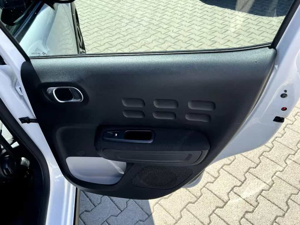 Citroën C3 1.2 PureTech 110 Shine Pack *LED Navi Sitzh.* 01/2022-photo-13
