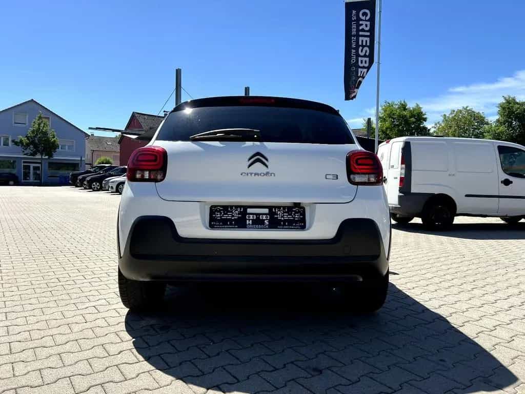 Citroën C3 1.2 PureTech 110 Shine Pack *LED Navi Sitzh.* 01/2022-photo-2